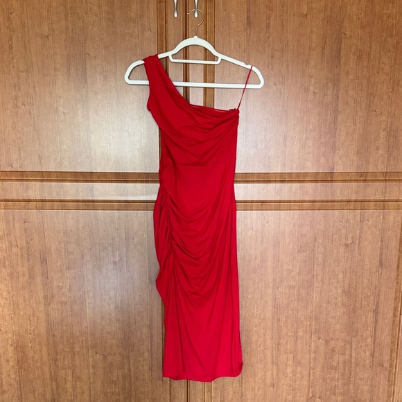 Elegant Red One-Shoulder Dress - Picture 1 of 4